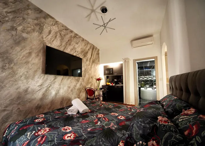 farnese jacuzzi apartment